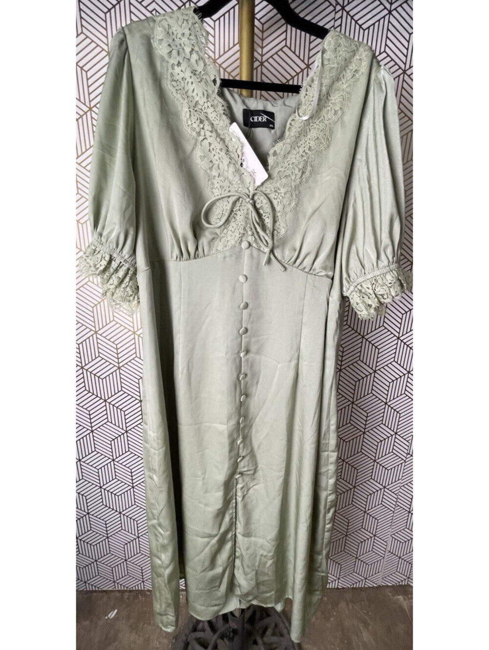 Cider Light Green Satin Midi Dress Lace Accents Button Embellishments Sz 3XL NWT